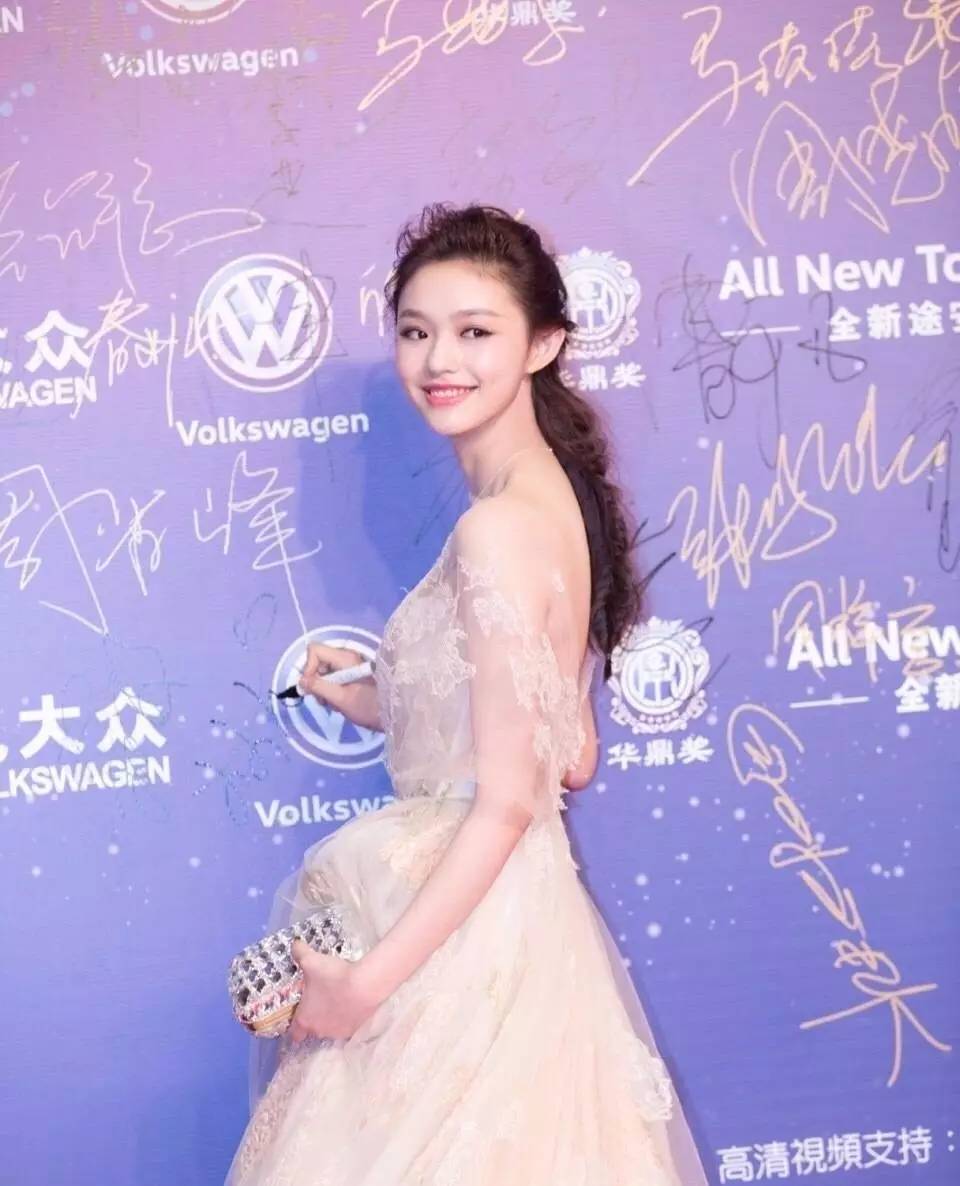 林允星女郎变脸视频,星女郎林允从幼稚到成熟演技爆表