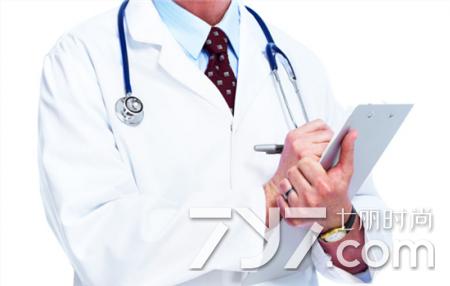 后背长痘痘怎么祛痘痘和痘印,后背长痘痘怎么消除最快学生