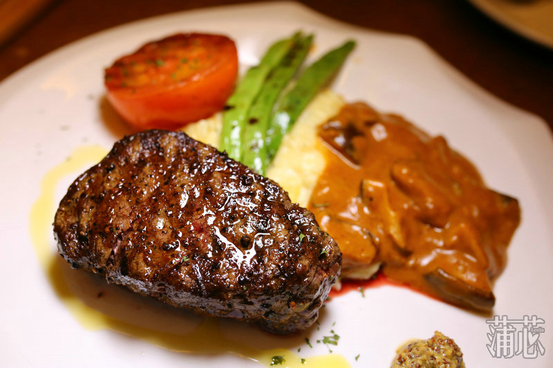 澳门旅游塔蹦极吃东西 (澳门旅游塔笨猪跳)