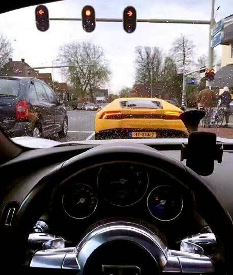 逗逼先僧：讽刺那些老发自拍瞎逼逼的女神，搞笑图片合集22