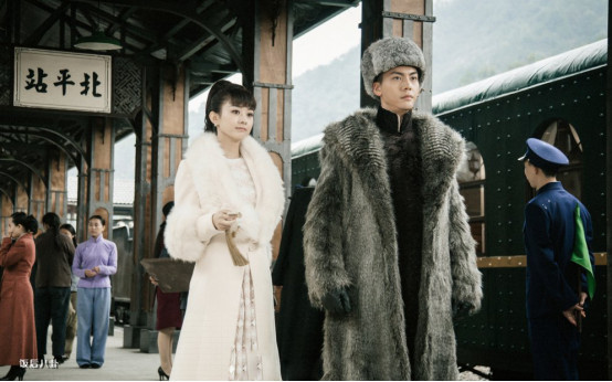 刘烨和陈伟霆视频,戏里戏外造型反差大的明星