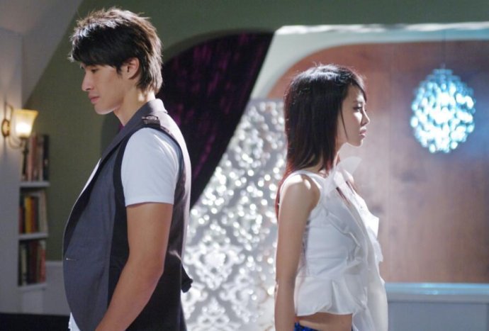 36岁蔡依林身价上百亿,蔡依林与锦荣六年爱情马拉松