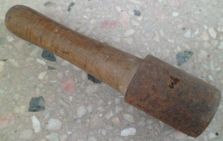 儿媳送*榴弹手**给婆婆砸核桃，砸了15年幸亏没炸，都说是儿媳阴谋