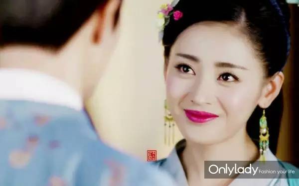 唐嫣口红色蓝调正红,唐嫣推荐的口红