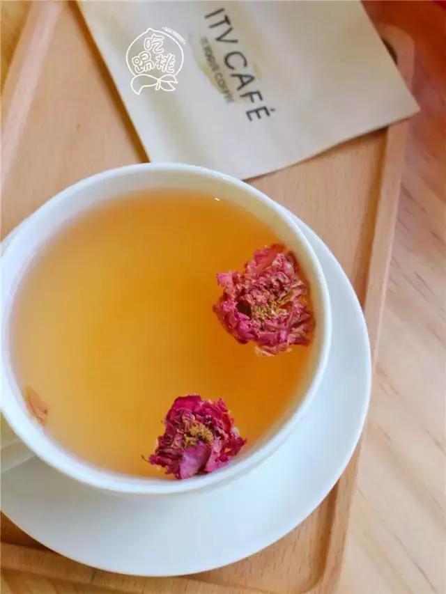 圣诞搞事啊！这杯咖啡竟好喝得我连杯子都吃掉了！