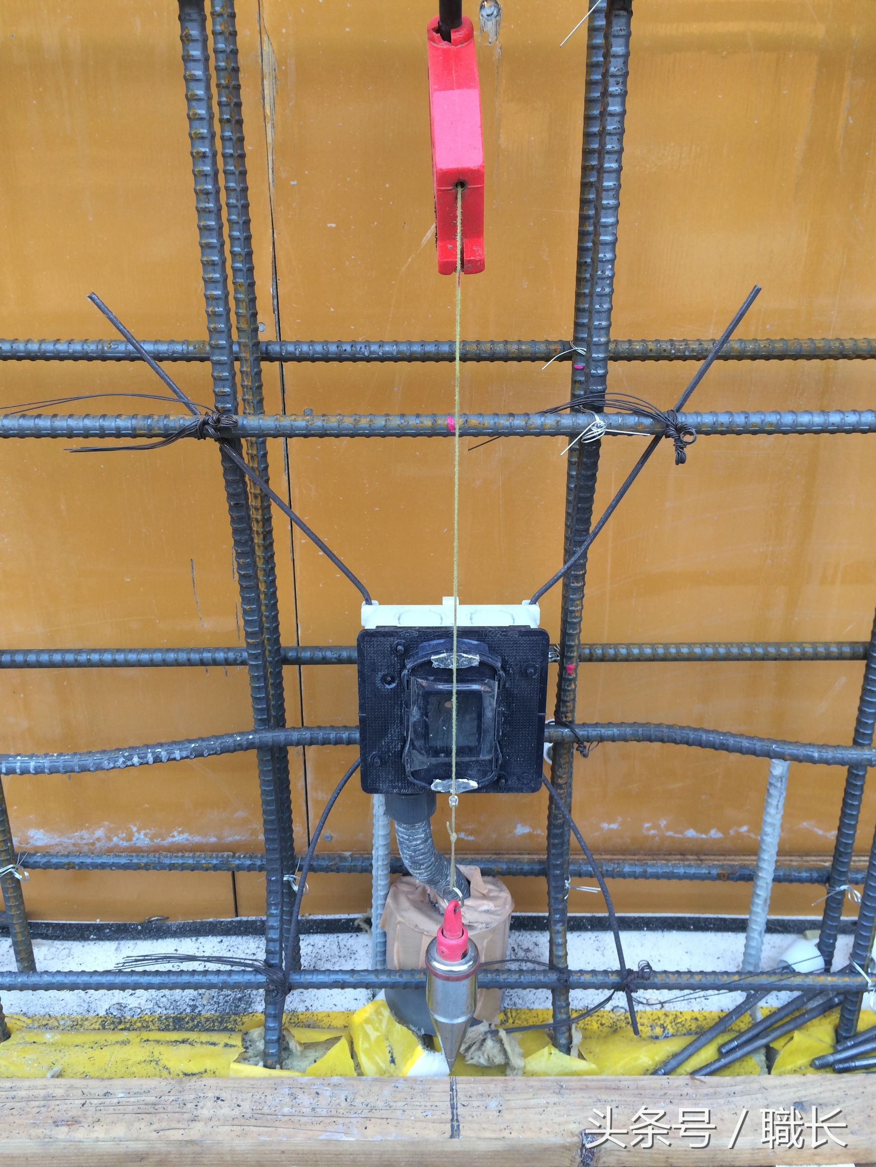 电工插座开关预埋现场视频,承重墙怎么预埋插座