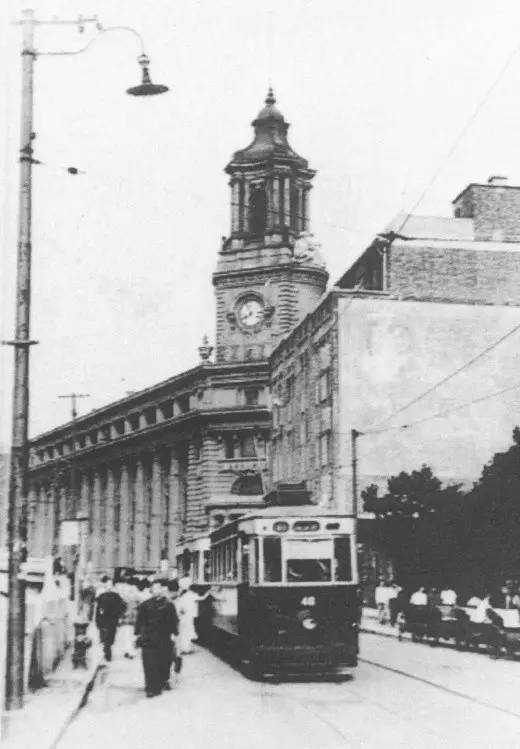 今朝上海｜嚇宁！34分钟狂开52公里，差头司机深更半夜白相“头文字D