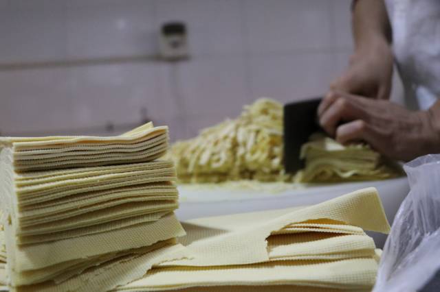 吃完食堂的第200碗饭，Ta说带我去后厨看看