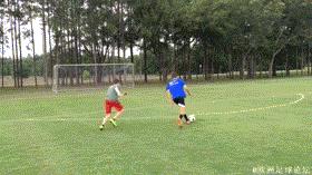 「维维过人教程」非常实用:快速转身,迅速摆脱防守人员