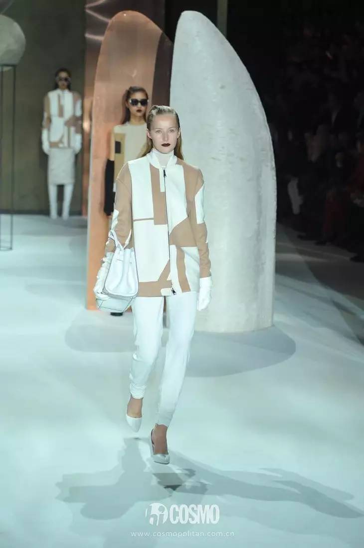 唐嫣江疏影同款,唐嫣江疏影穿搭图片