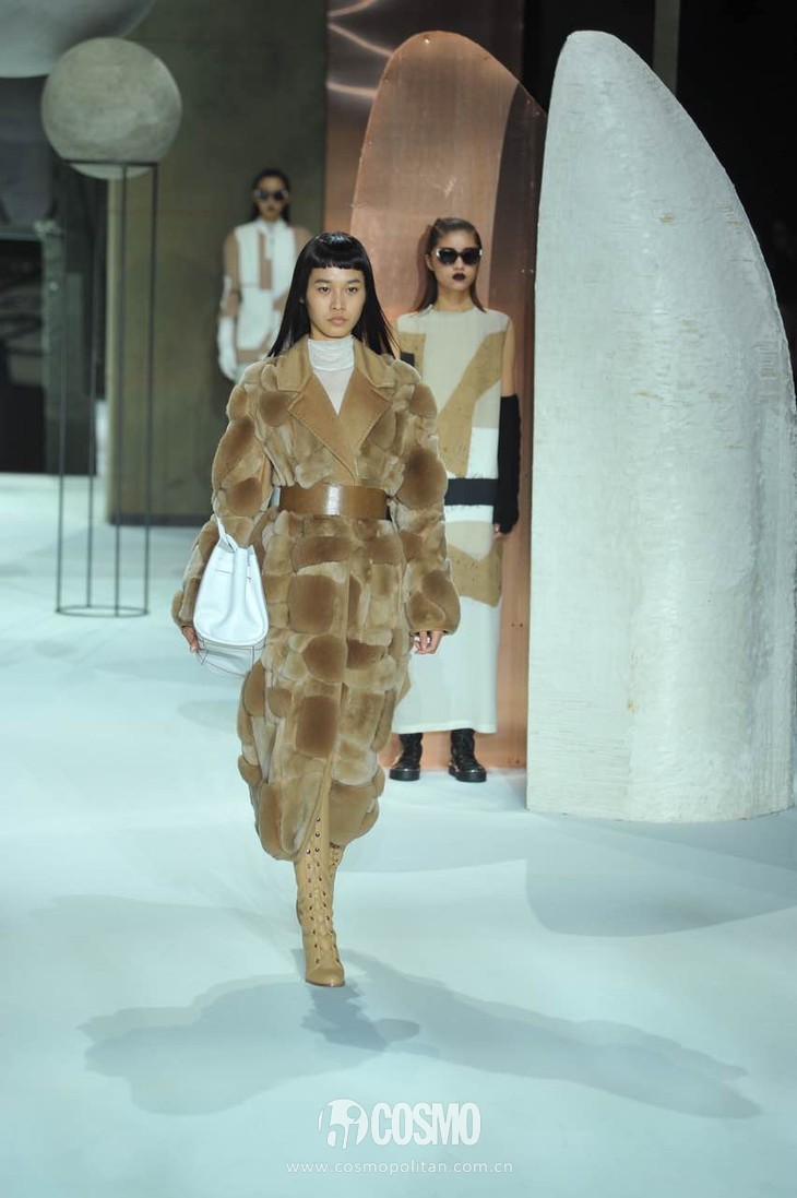 唐嫣江疏影同款,唐嫣江疏影穿搭图片