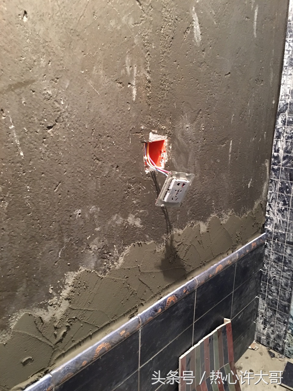 旧墙瓷砖上贴瓷砖怎么贴不掉,怎样贴外墙瓷砖牢固不掉的视频