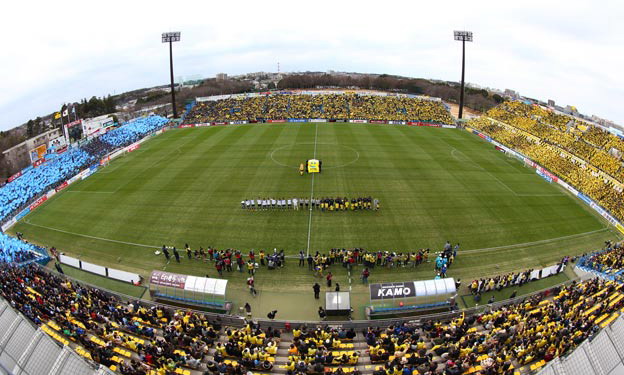 日本j联赛足球场,为什么中国的草坪没有外国的好