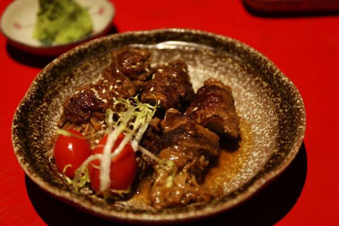 一家私人俱乐部画风的日料店