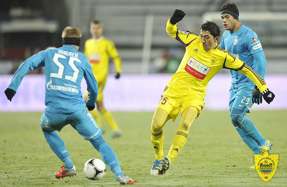 顶级亚外登陆中超,却充满媒体“草签”和官员“否认”