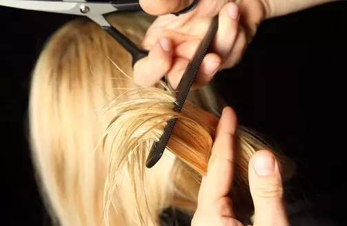 护发精油干枯静电毛躁修复第一名,头发毛躁起静电一招就能解决