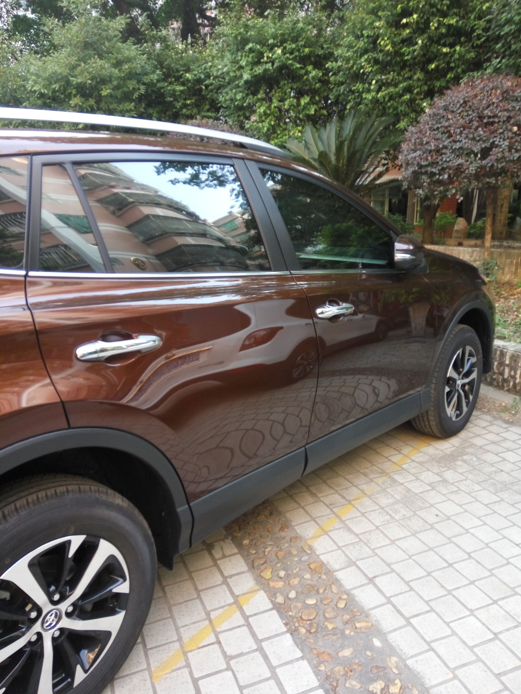 丰田rav4荣放2.0自动四驱新锐版,荣放rav4四驱精英版深度评测