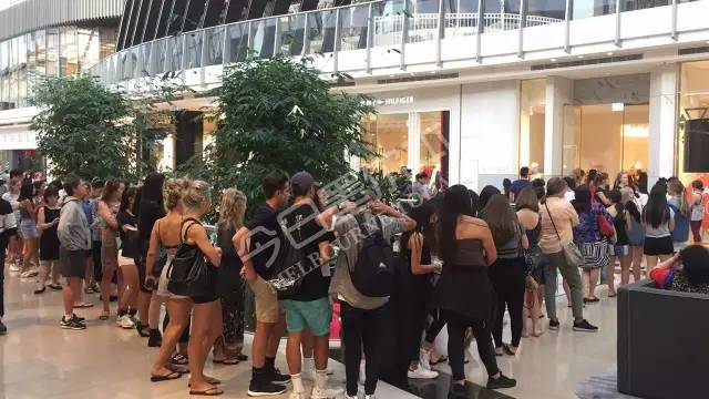 墨市BoxingDay现场:蔻驰5折!兰蔻YSL7折