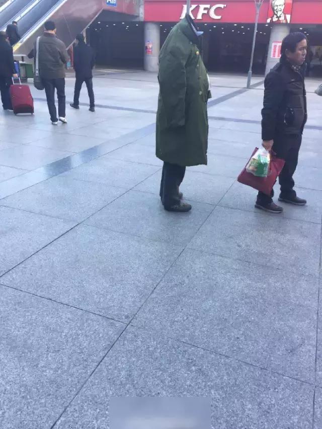 如果你发现你女朋友不爱你怎么办,如果你发现你女朋友不喜欢自己