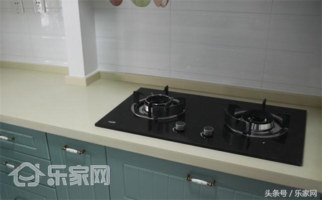 灶具不锈钢和钢化玻璃哪个好,不锈钢灶具和钢化玻璃灶具