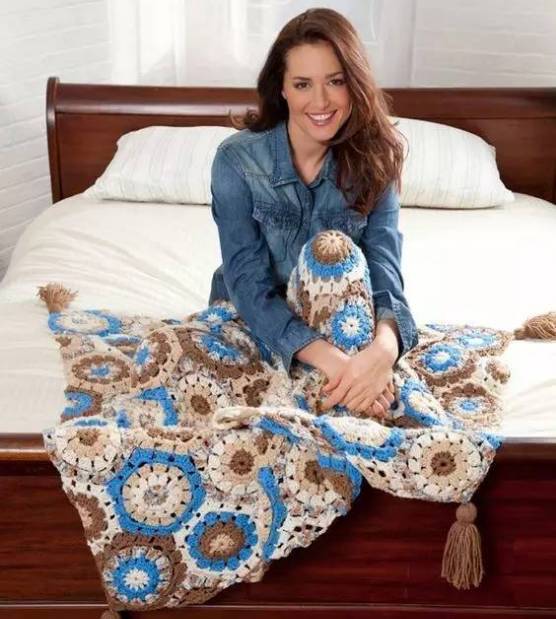 钩针拼花四叶草祖母方格毯,初学钩针100款盖毯教程