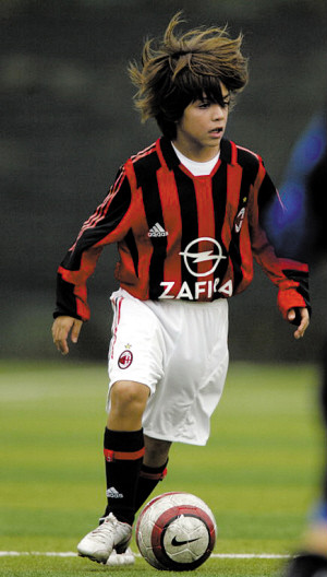 足球名人堂马尔蒂尼,天下足球绝对巨星马尔蒂尼视频