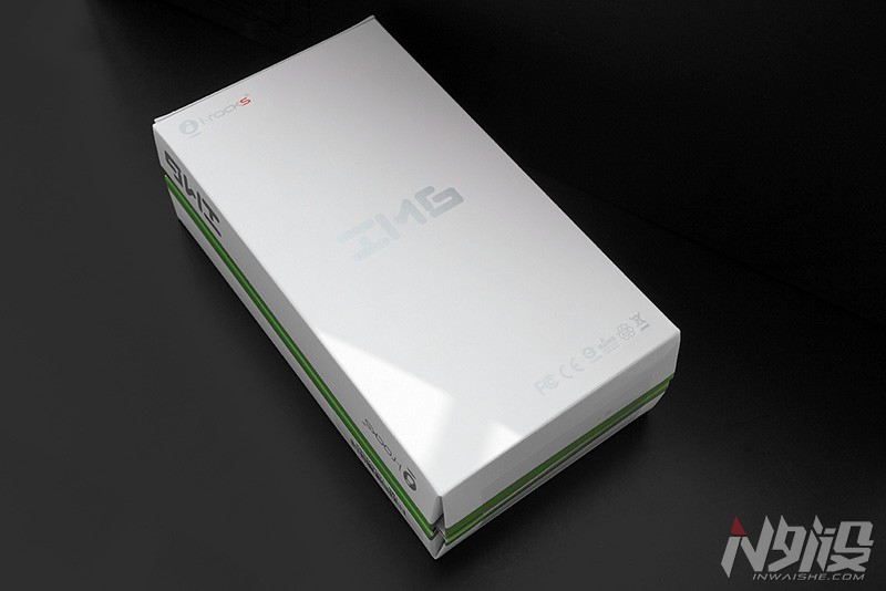 通体发光i-ROCKSIM6游戏鼠标图赏