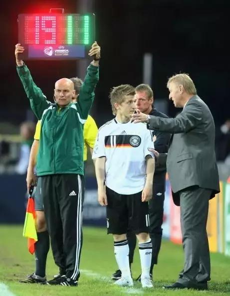 他曾被誉为“德国梅西”,却在7年间已换了8支球队