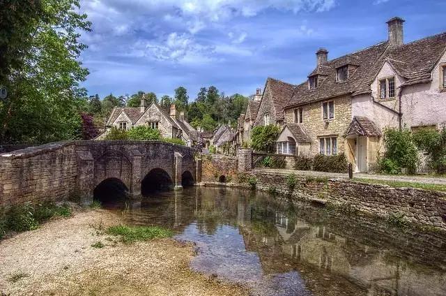 鎮﹁娉板浗鏃呰,浜氭床寤変环鑸┖瀹樼綉