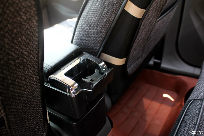 福克斯1.8l手动驾驶体验,经典福克斯1.8用车感受