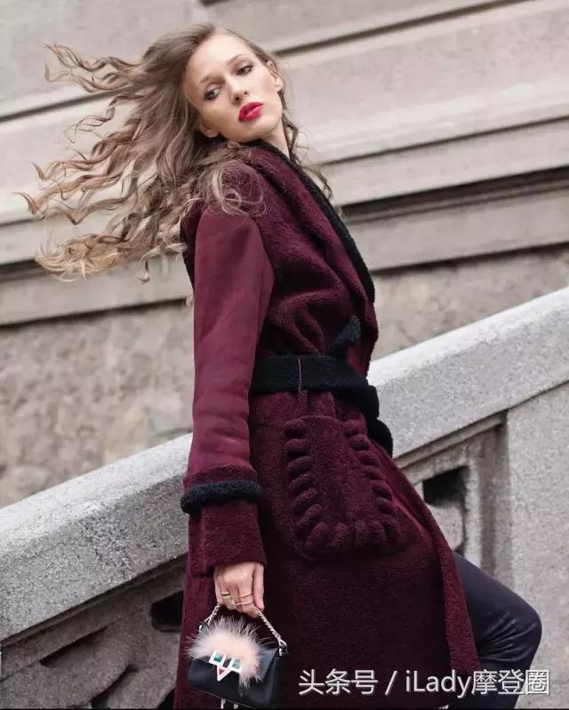 Fendi这只魔性表情包,将会成为17年最火的ITBAG