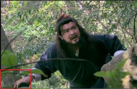 周星驰少林足球穿帮,少林足球周星驰搞笑片段