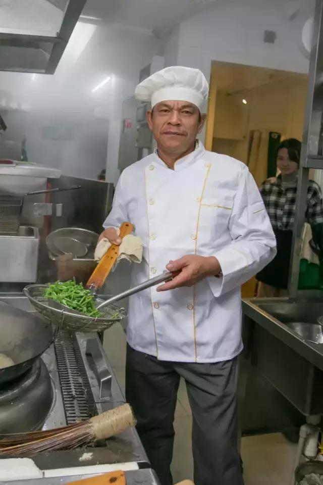 泰国餐厅空降珠海斗门!泰国厨师带你免单试食,刷我滴卡!