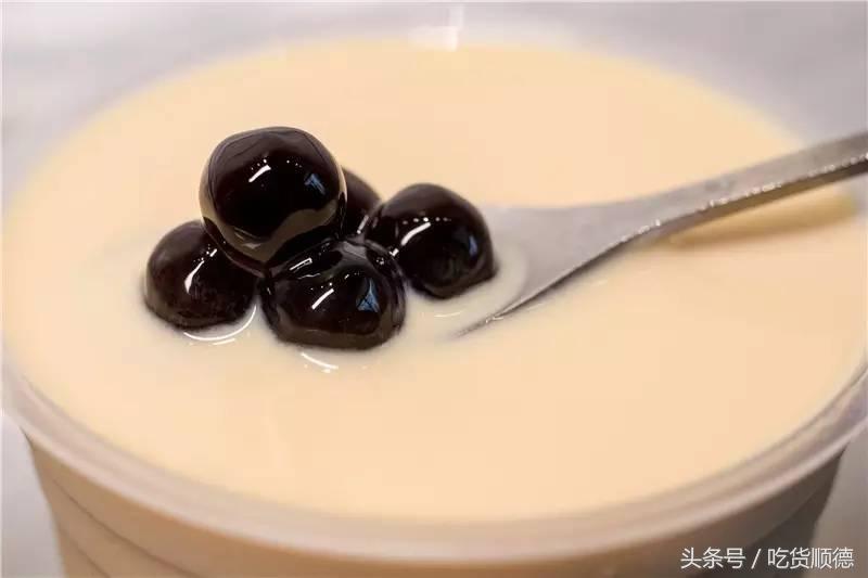 很多大明星都是大良这家店的粉丝，50杯明星同款奶茶免费送！