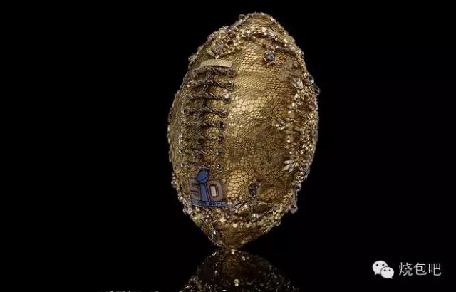 唯物|情人节倒计时,去看50个潮牌出的超级碗纪念球,独一无二