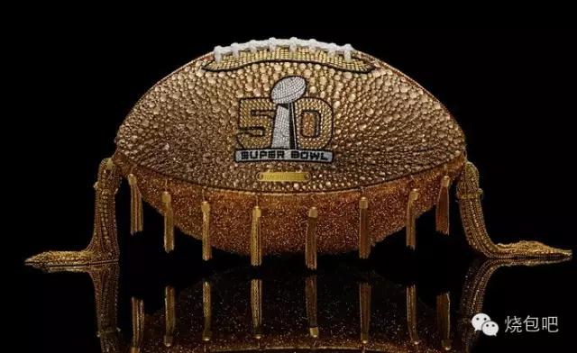 唯物|情人节倒计时,去看50个潮牌出的超级碗纪念球,独一无二