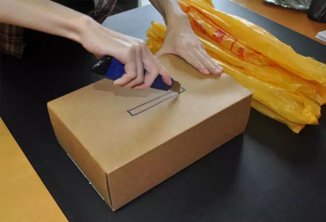 塑料袋收纳被子真空包装小妙招,收纳塑料袋的神器可手工制作