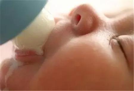 混合喂养怎么母乳越来越少,母乳加奶粉混合喂养对孩子好吗