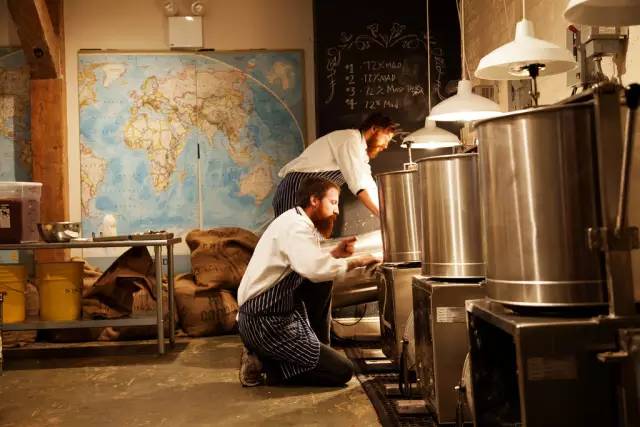 你单或不单，我都在这里，陪你吃透巧克力