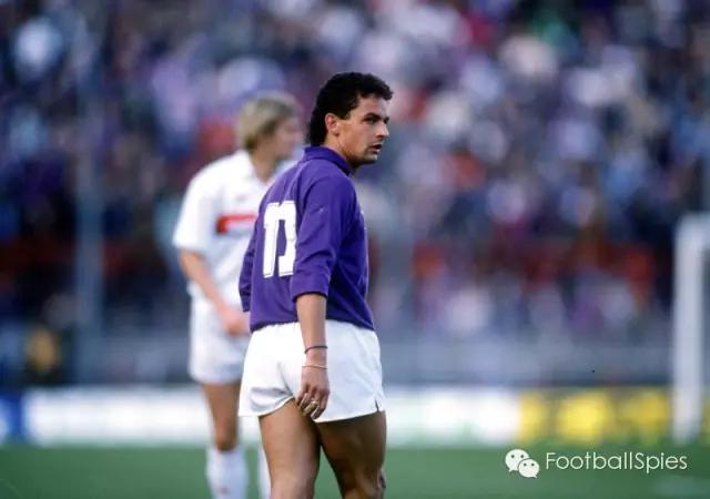 巴乔94年背影图片,49岁的巴乔照片