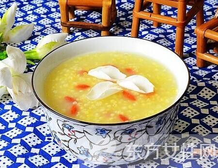 小米粥的做法和功效作用,小米粥做法和功效与作用