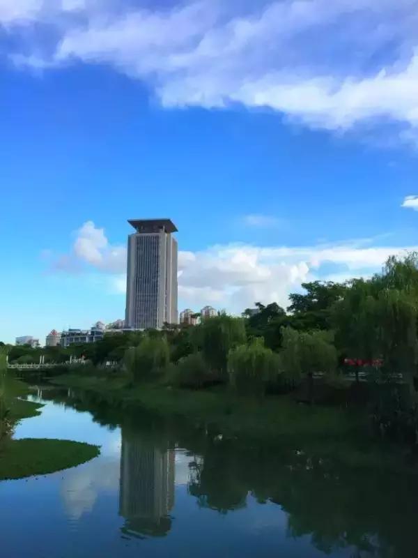 厦大入选全球12所最美大学！像花园一样的大学厦门原来这么多