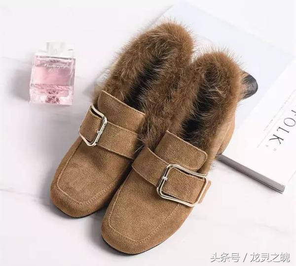 里面毛毛外面皮的衣服怎么洗,绒毛上的泥污怎么去