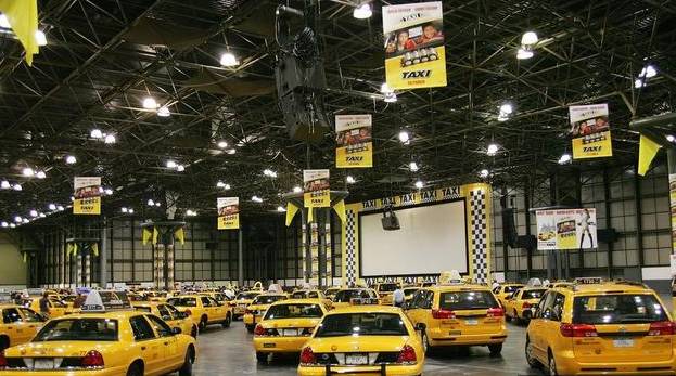 世界第一辆汽车电影是什么名字,世界上第一部汽车电影院