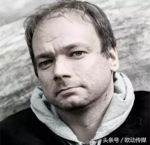 这具尸体一动不动，却制造了年度恐怖大戏！