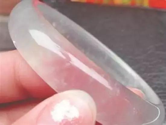 翡翠打紫光灯有荧光反应是a货吗,d货翡翠都有哪些图片