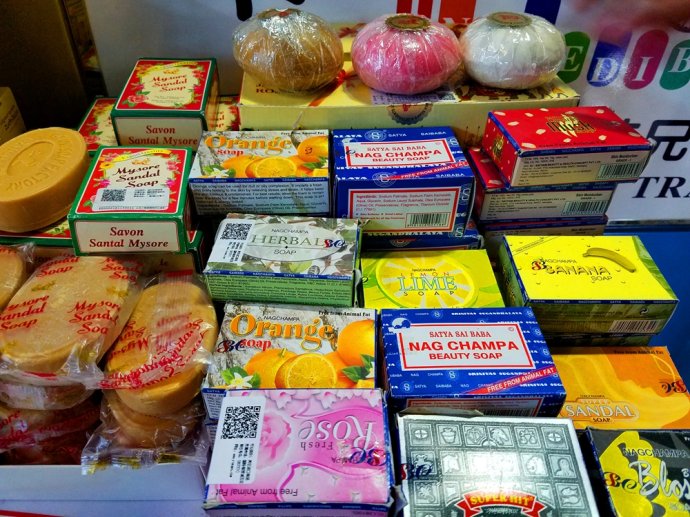 八荒争凑万国咸通什么意思,八荒争凑万国咸通翻译