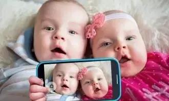 给宝宝拍照闪光灯闪到眼了有事吗,新生儿被闪光灯闪一下眼睛要紧吗