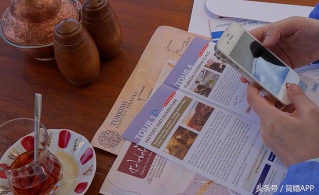 我陪你筹备整个婚礼，带着微笑看你嫁与他人