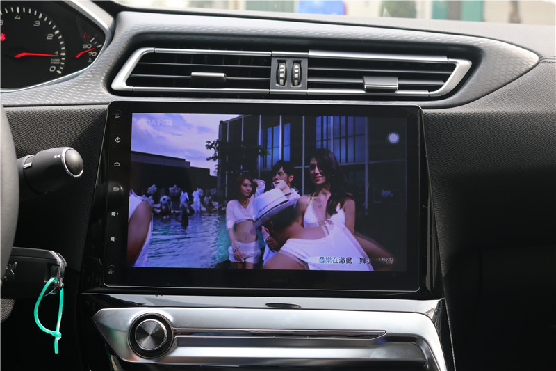 标致308改畅影10.2寸横屏机，2017就这么任性